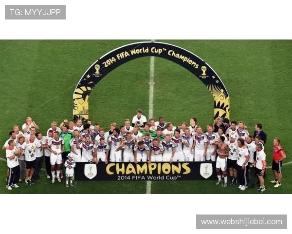 如何通过世界杯十大经典歌曲感受足球精神与团队合作的核心价值